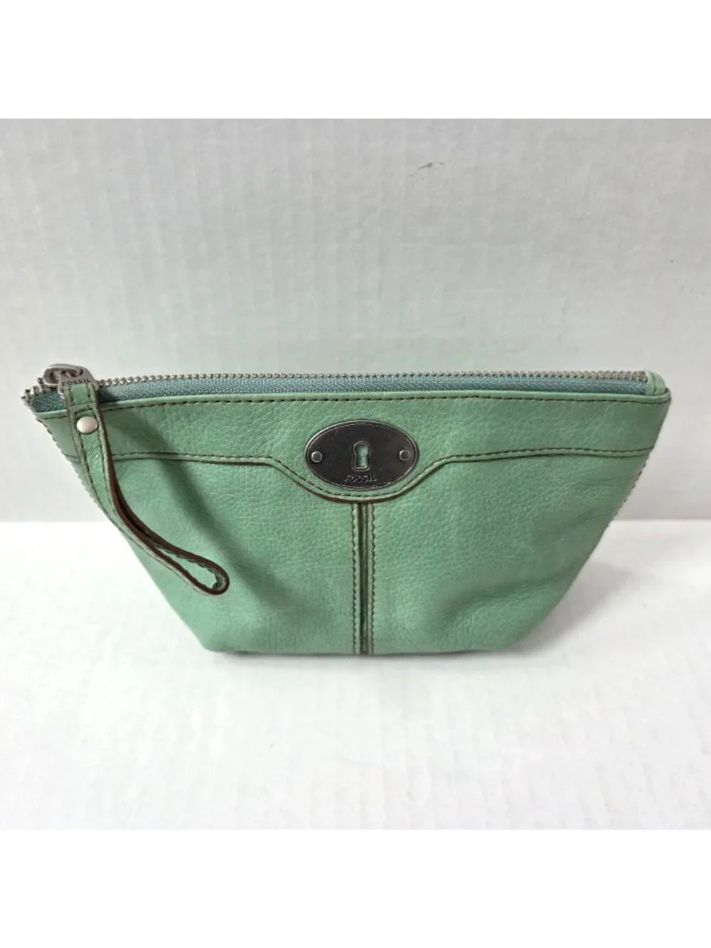 Fossil Pouch Mint Green Leather Zip Top Makeup Cosmetic Travel Case Toiletry Bag